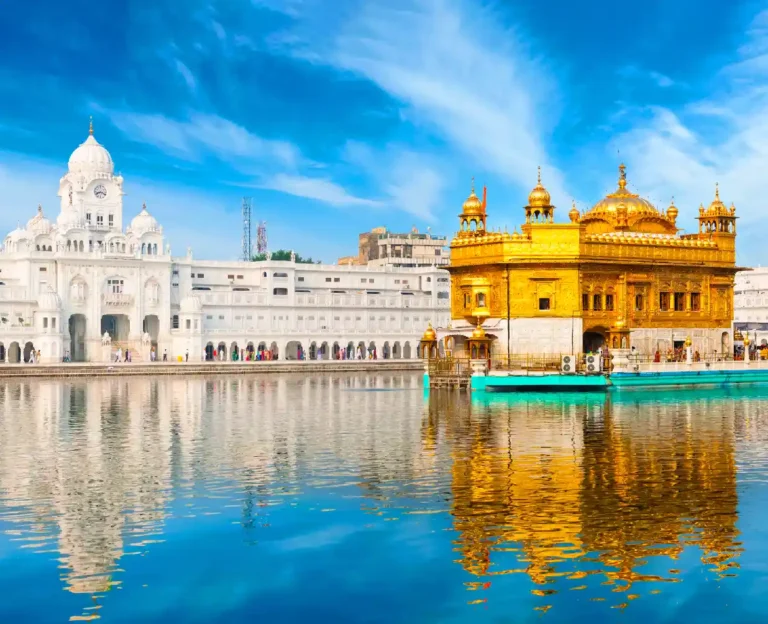Amritsar Chandigarh – Agra – Delhi