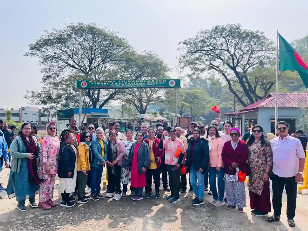 Tourists posing during Assam Meghalaya sightseeing