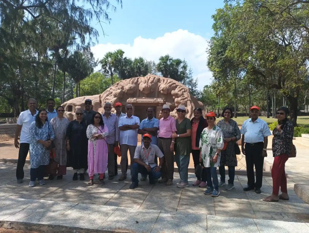 Holiday travelers enjoying Chennai tour package